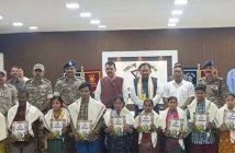 11 Naxalites surrendered before the Chief Minister in Gadchiroli