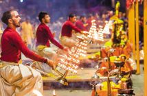 Ganga Aarti was held at Dashashwamedh Ghat