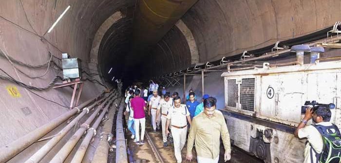 Telangana: Army and NDRF engaged in rescuing eight people trapped in the tunnel